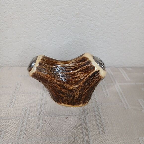 Hand Carved Mule Deer Antler Salt and Pepper Shaker Red Rock Canyon Montana - Picture 1 of 6